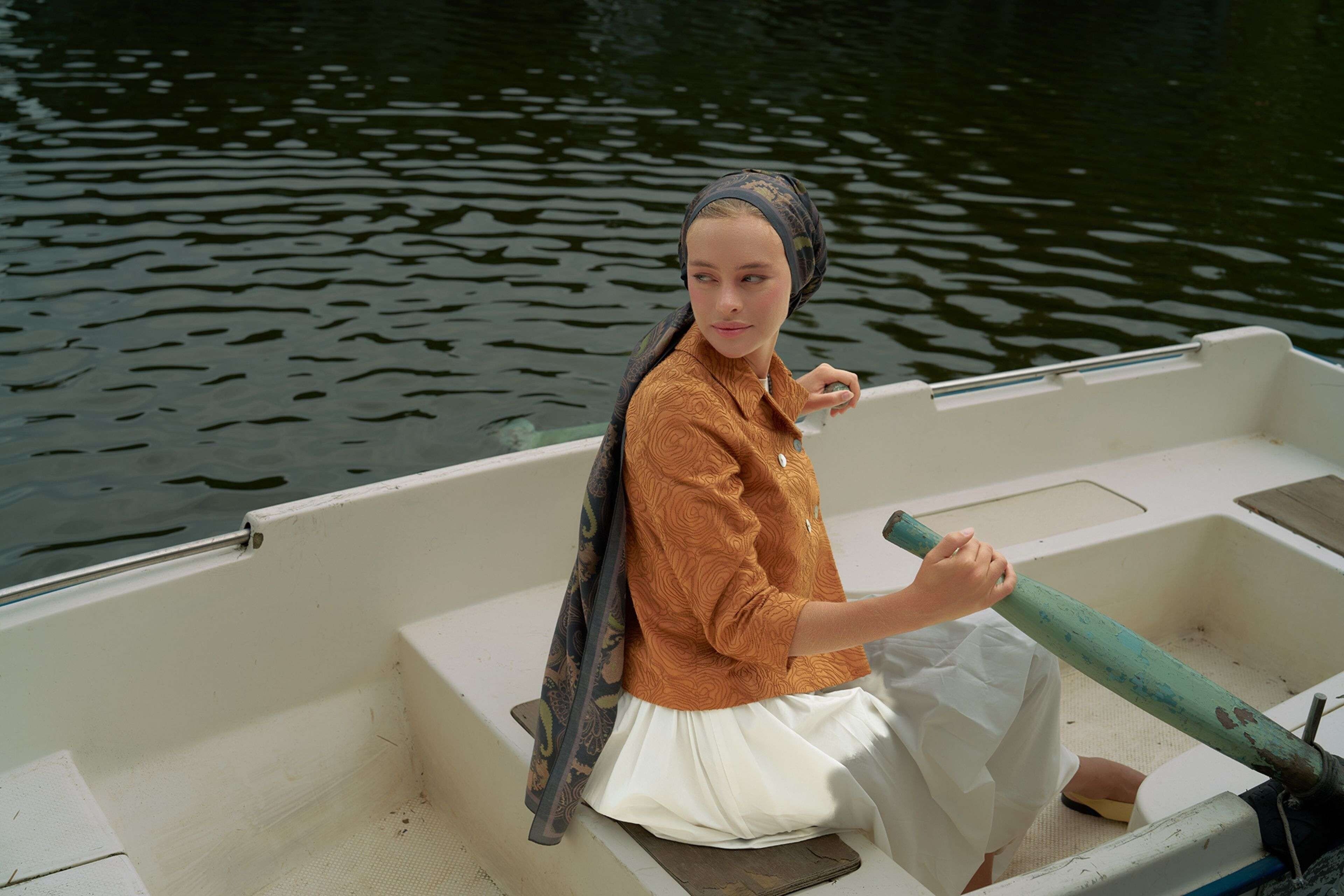 Tesettür Giyim İçin Şal ve Eşarp Kombin Önerileri