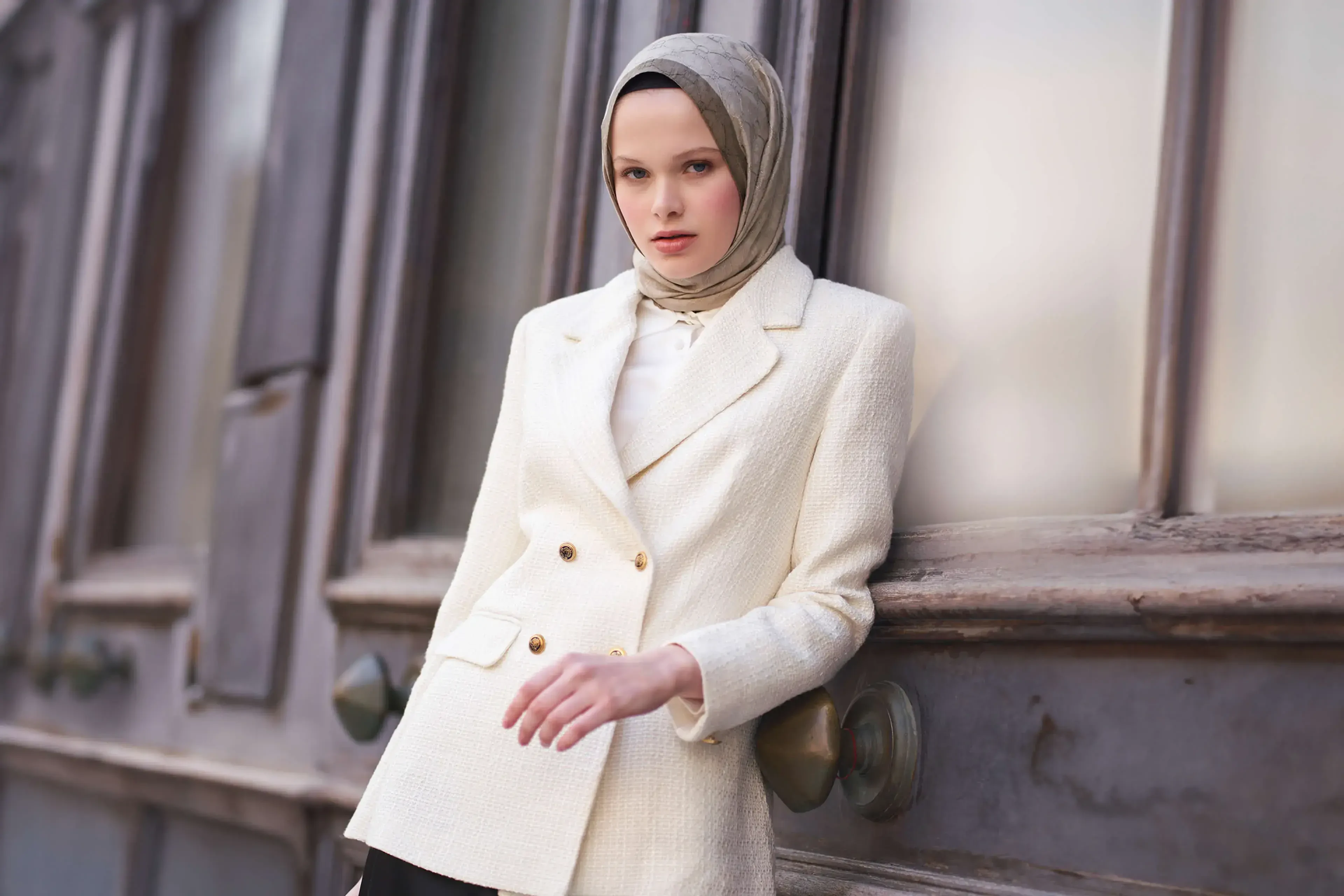 ED SCARF İLE KOMBİNLERİNİZE ŞIKLIK KATIN