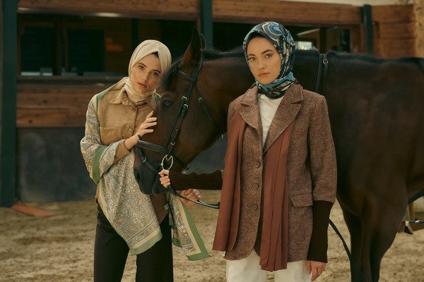 ED SCARF ile Şal ve Eşarp Arasındaki Çarpıcı Farklar Nelerdir?