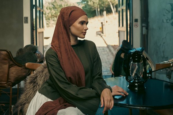 Eşarp Rüzgarı: Şal Sektöründe Kış Modasının Ön Plana Çıkışı