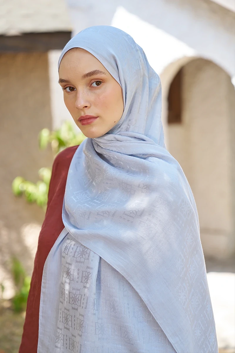 Naia Pamuk Logo Desen Şal - Gümüş - ED SCARF